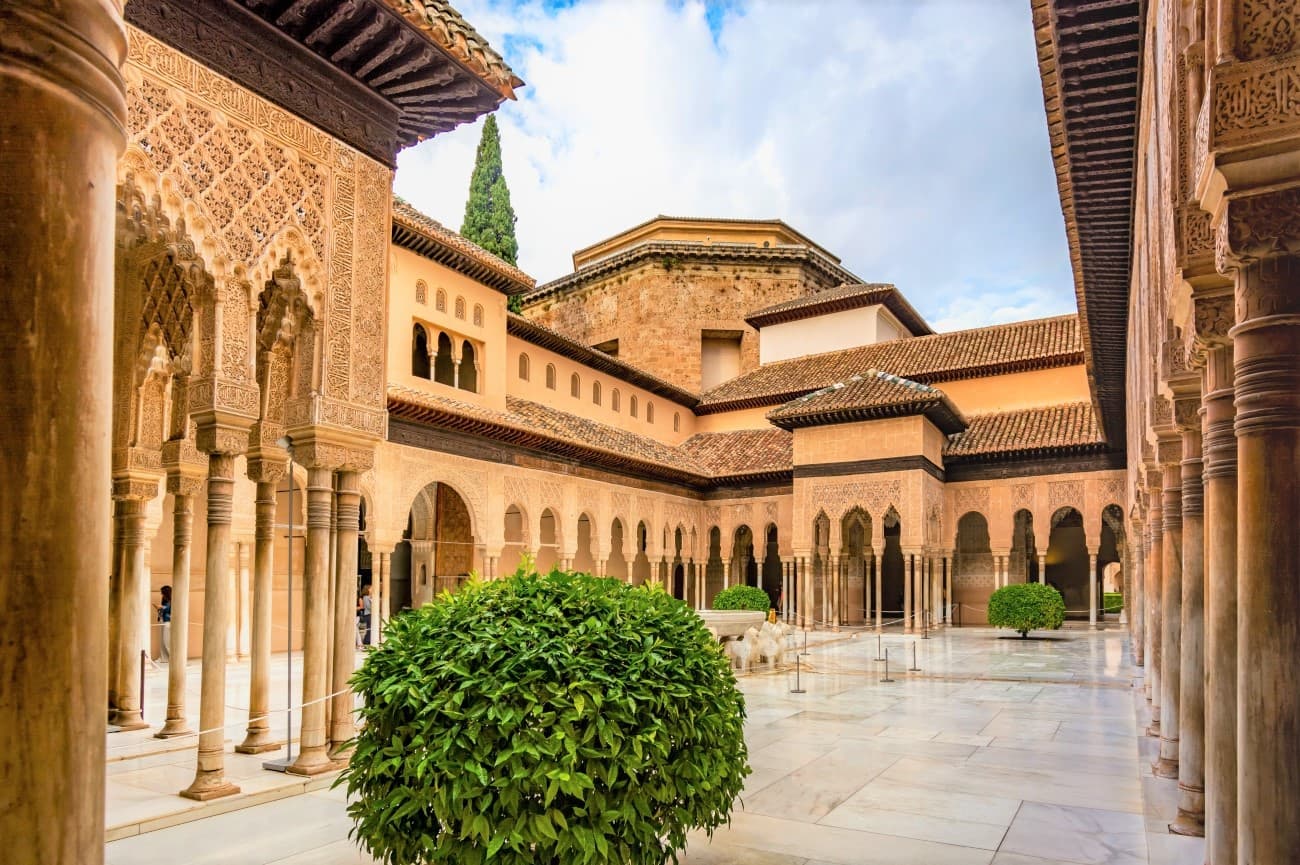 Instalarse en Granada: guía para el expatriado
